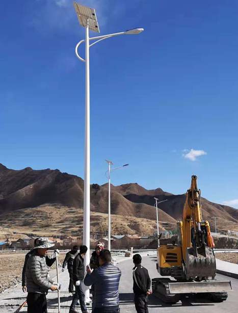 甘南碌曲10米共和太阳能路灯项目