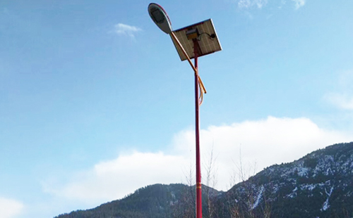 如何选择高质量的共和太阳能路灯材料：全方位指南