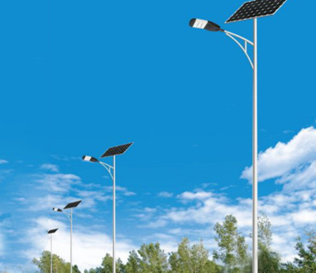 共和太阳能路灯维护时，这些细节别忽略！